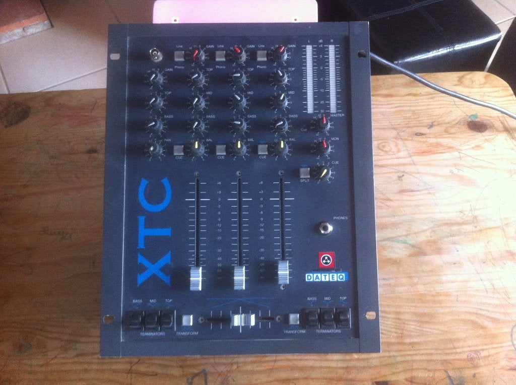 Dateq XTC, Ophalen, Zo goed als nieuw, 10 tot 20 kanalen, Microfooningang