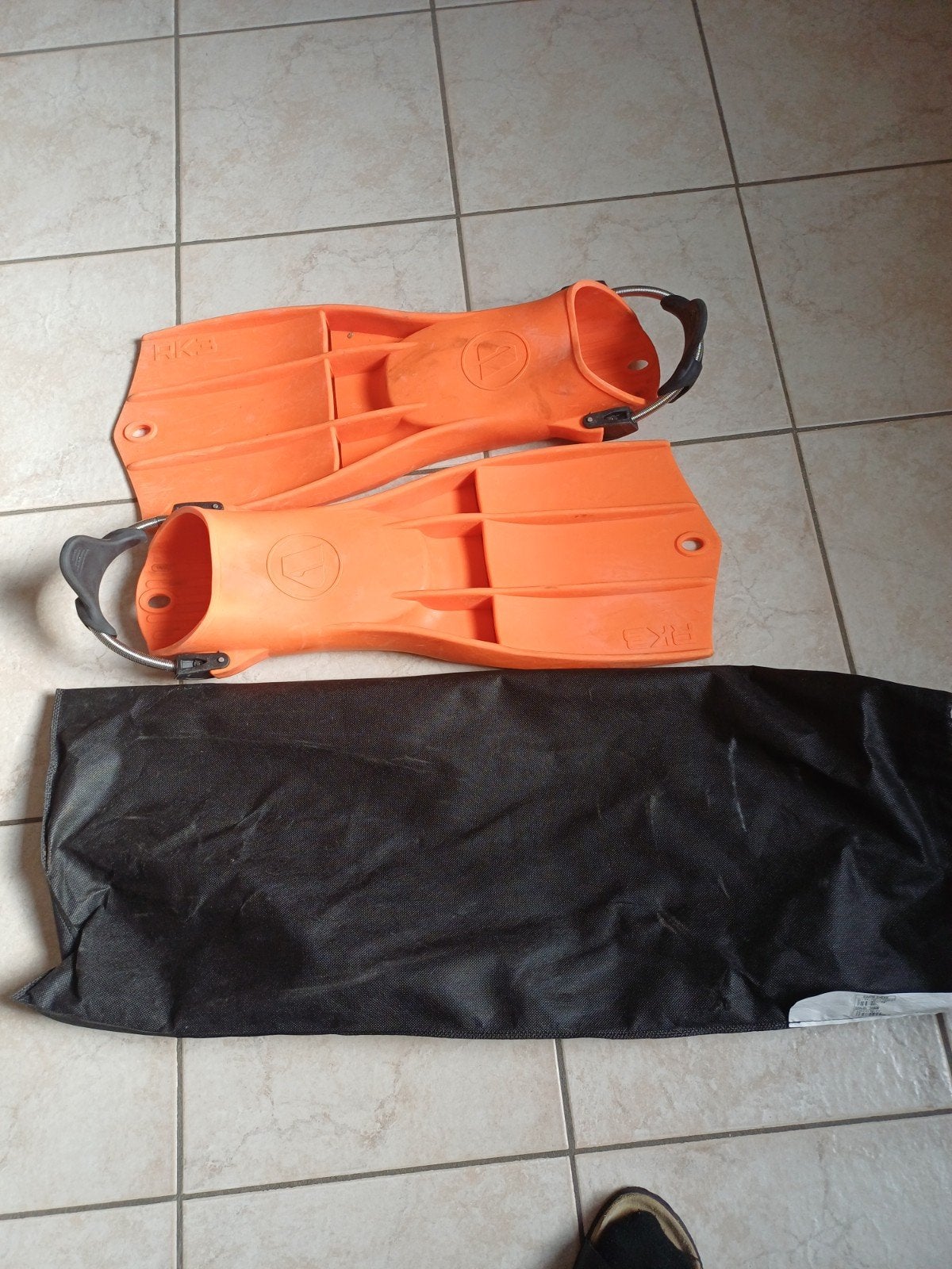 Palmes RK 3 Apeks Pointure super, Sports nautiques & Bateaux, Enlèvement ou Envoi, Comme neuf, Palmes de natation ou de plongée