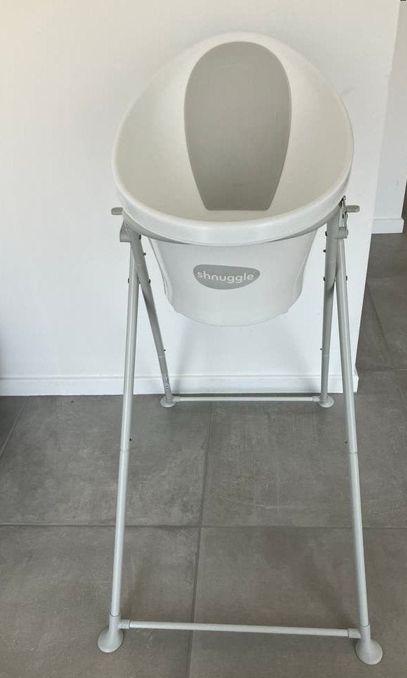 Shnuggle Babybad wit-grijs met staander, Kinderen en Baby's, Badjes en Verzorging, Ophalen, Zo goed als nieuw, Badje