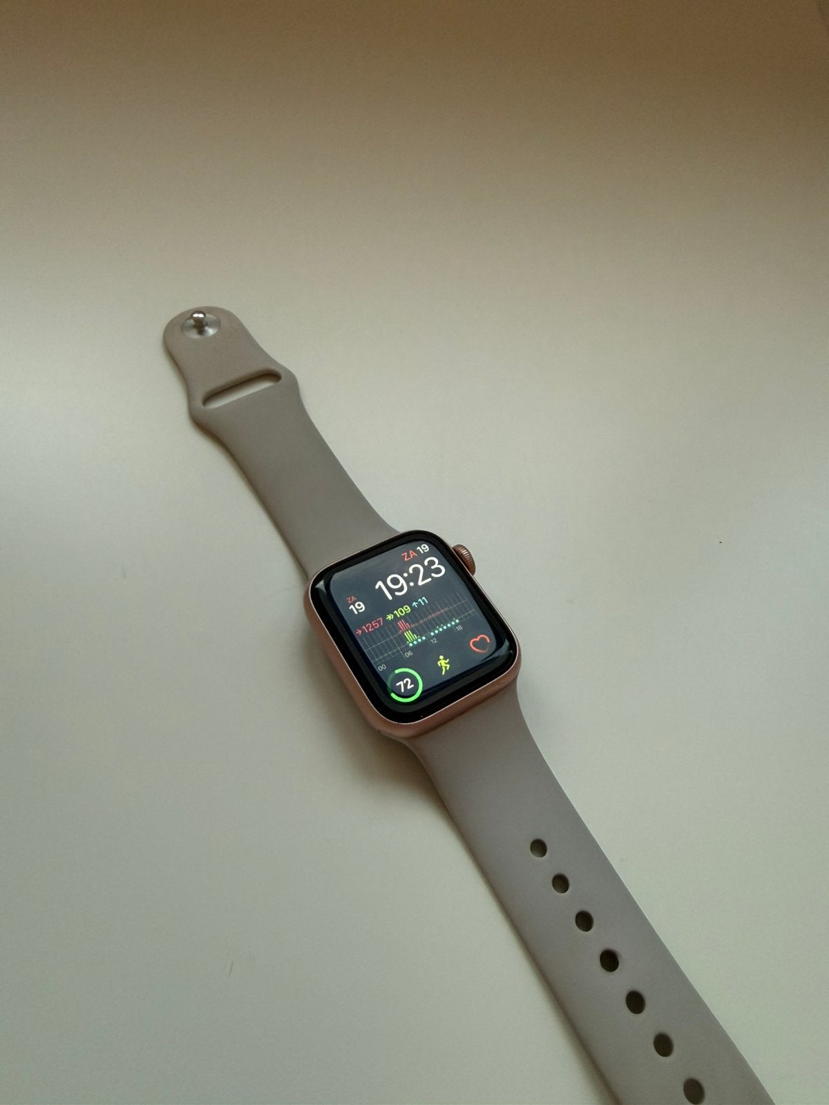 Apple watch SE, Handtassen en Accessoires, Ophalen, Waterdicht, Gebruikt, IOS