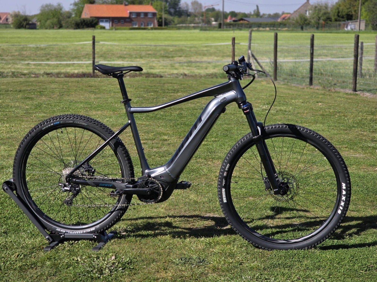 Giant Phatom E+2 Size XL Elektrische mtb

Maat XL
model 2023, Fietsen en Brommers, Ophalen, Giant