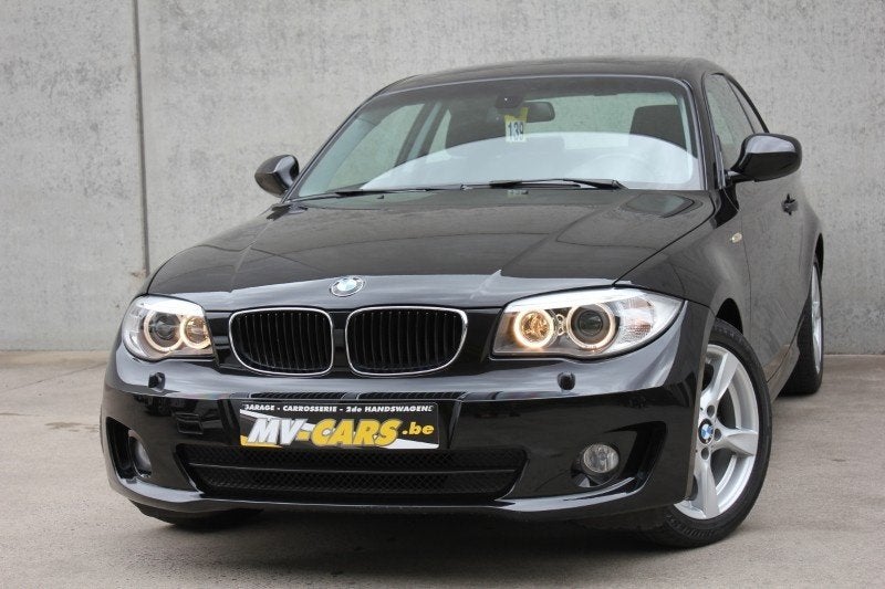 BMW 120i Coupé, Autos, https://public.car-pass.be/vhr/013077e3-44c6-445d-bb45-395e7e948162, Euro 5, Achat, Noir