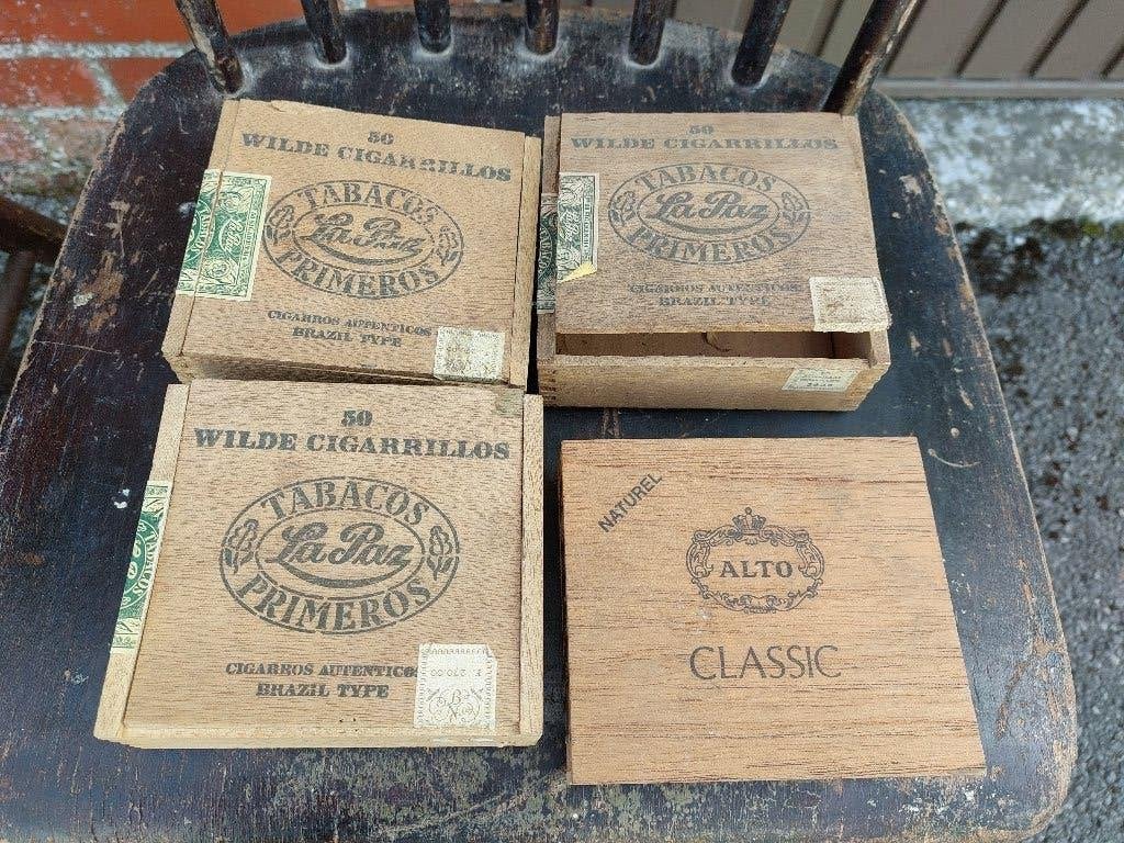 4 houten cigarrillos doosjes, Collections, Articles de fumeurs, Briquets & Boîtes d'allumettes, Enlèvement ou Envoi, Utilisé, Boite à tabac ou Emballage