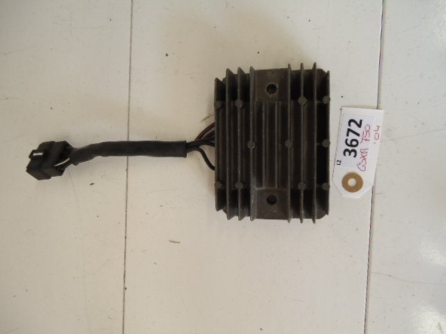 GSXR750 2004 - 2005 Suzuki Spanningsregelaar D1-22443, Motoren