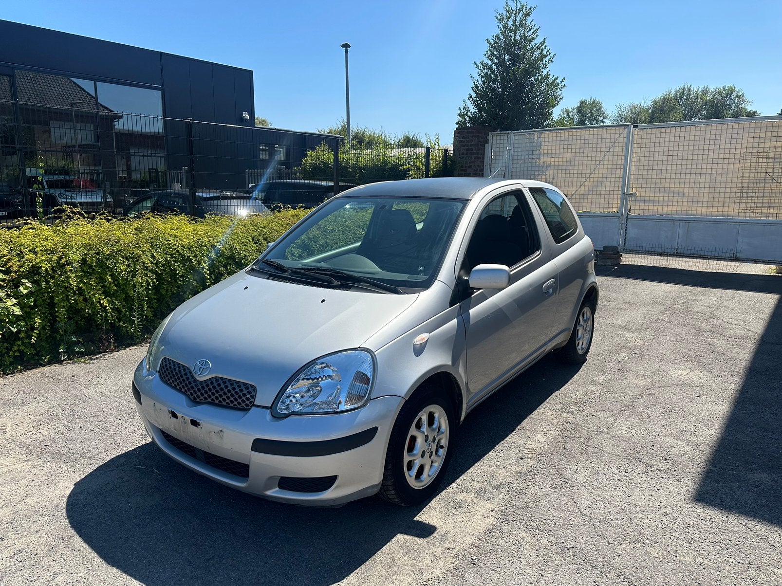 TOYOTA YARIS • EURO 4 • 1.3 ESSENCE •, Achat, 63 kW, Entreprise, Boîte manuelle