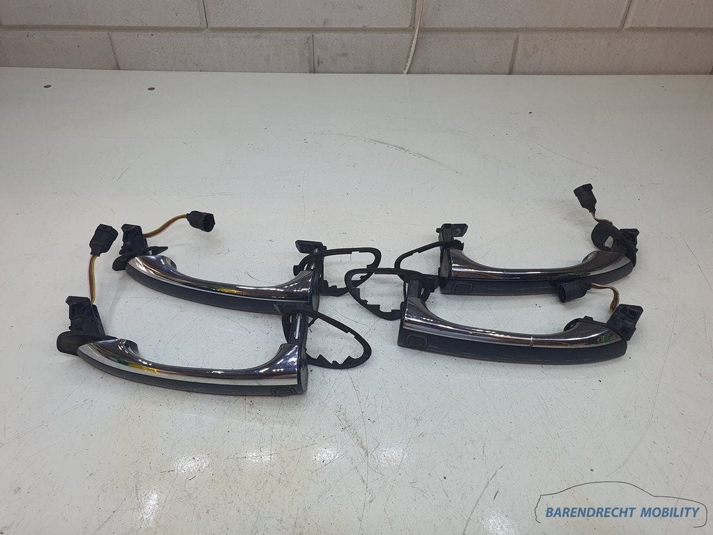 Keyless Go handgreep set W220 S Klasse Mercedes origineel ge, Gebruikt, Mercedes-Benz AG, Mercedes-Benz, Mercedesstrasse 120
70372  Stuttgart, DE