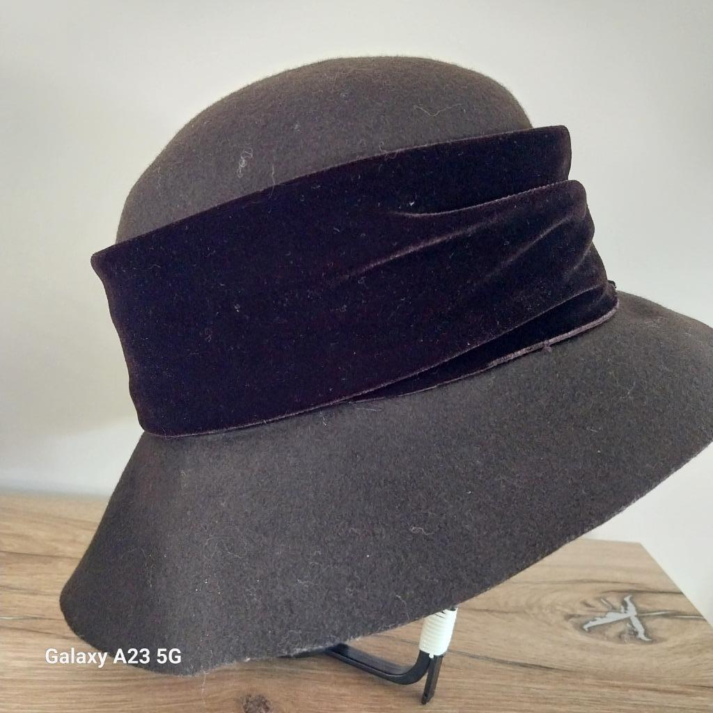 Dameshoed „Donkerbruin, heel zacht en licht”, Ophalen, Autre, 56 of 57 cm (M, 7 of 7⅛ inch), Hoed