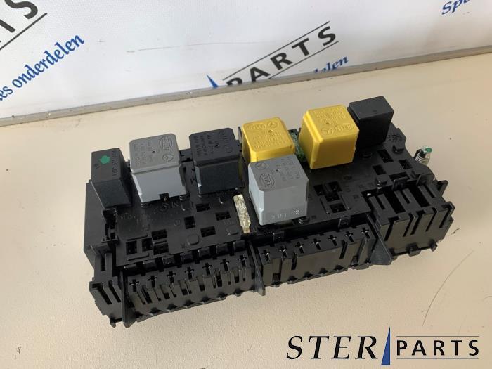 Support de relais d'un Mercedes B-Klasse, 3 mois de garantie, Utilisé, -, -