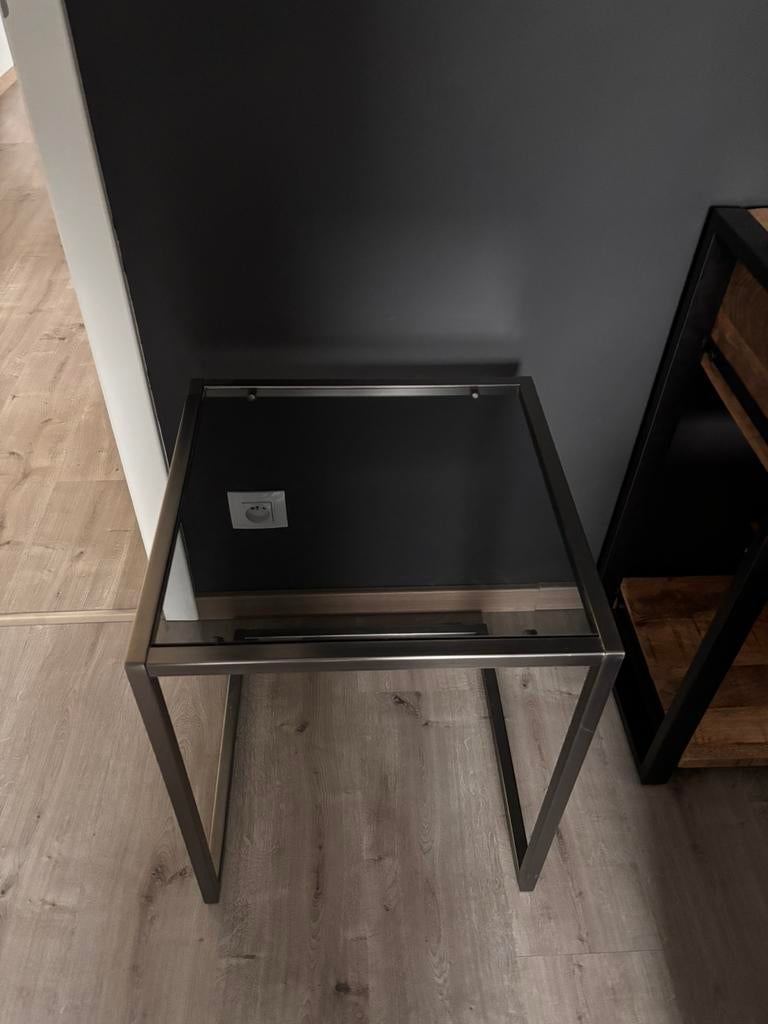 2 tables d'appoint - base en verre et aluminium, Modern, minimalistic, Verre, 50 à 100 cm, Enlèvement