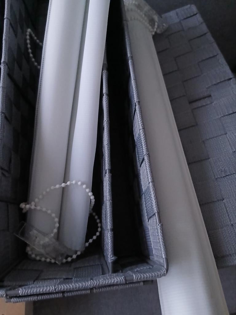 ❇️️️  Disponible 2 stores blancs avec crochets à l'arrière, Enlèvement, Utilisé
