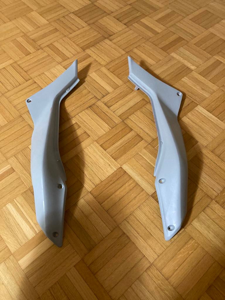 Achter paneel Multistrada 1200, Ophalen