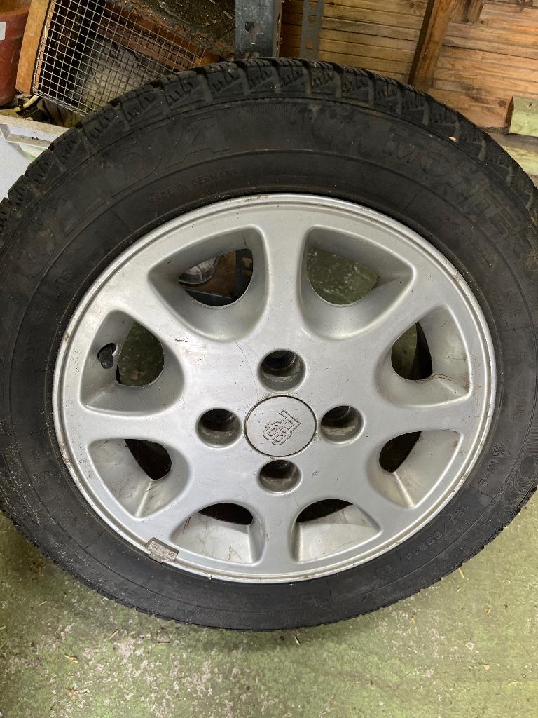 Okkazie velgen met winterbanden voor Ford Fiesta, Ophalen, 14 inch, Gebruikt, Velg(en)