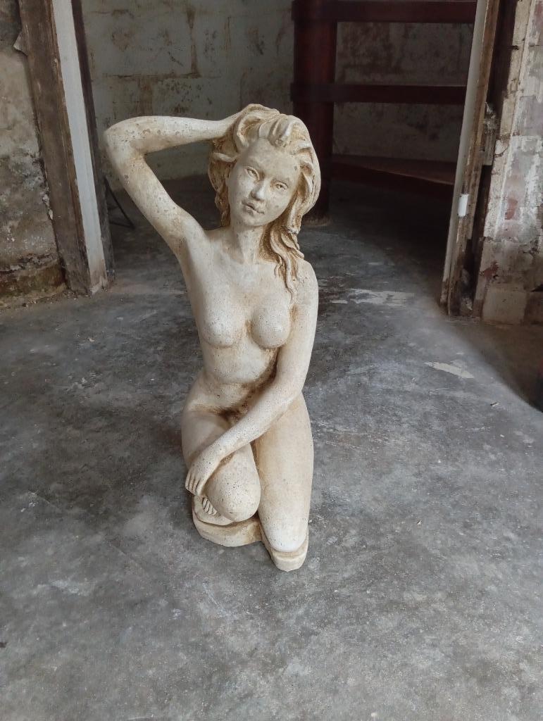 Statue femme nue, Enlèvement, Comme neuf, Pierre, Autres types