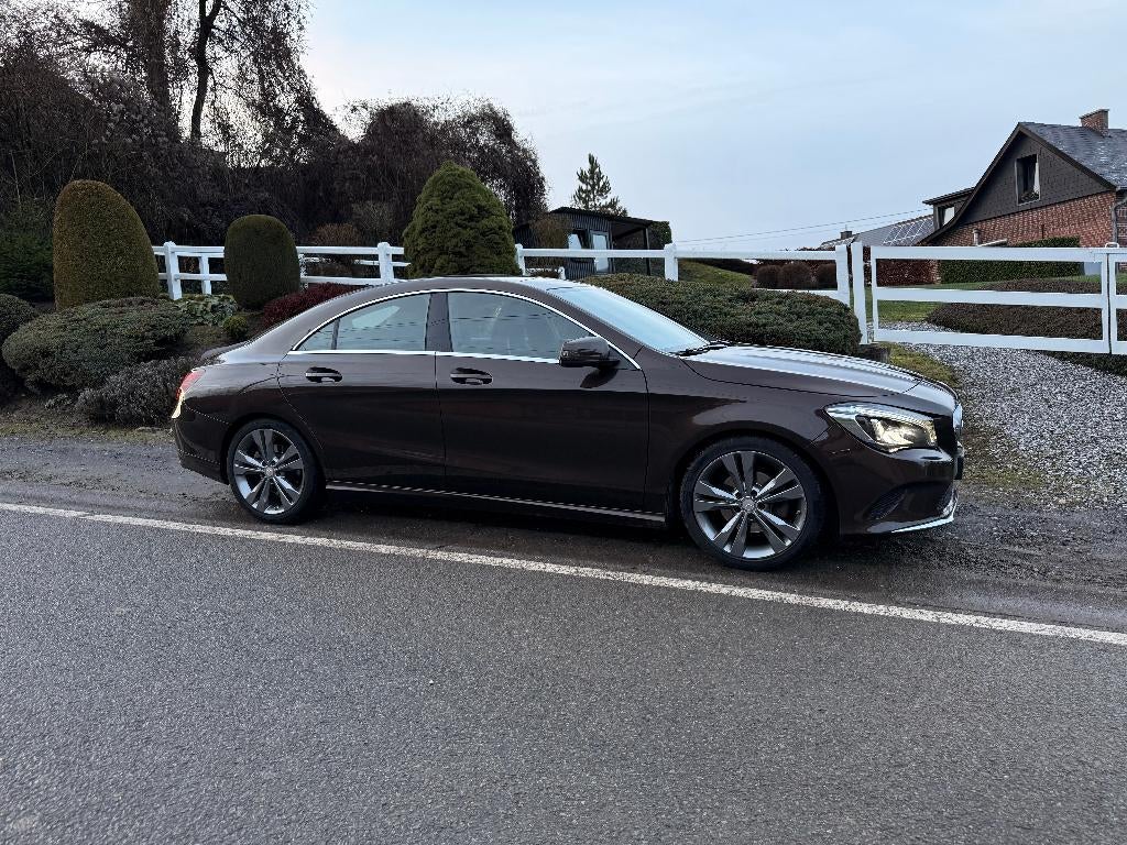 Mercedes CLA 180d harman/kardon // Panoramique  GARANTIE, Voorwielaandrijving, 1440 kg, 4 cilinders, Bruin