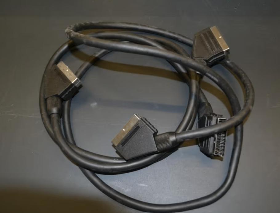 SCART KABELS, Audio, Tv en Foto, Audiokabels en Televisiekabels, Ophalen of Verzenden, Zo goed als nieuw, Scartkabel