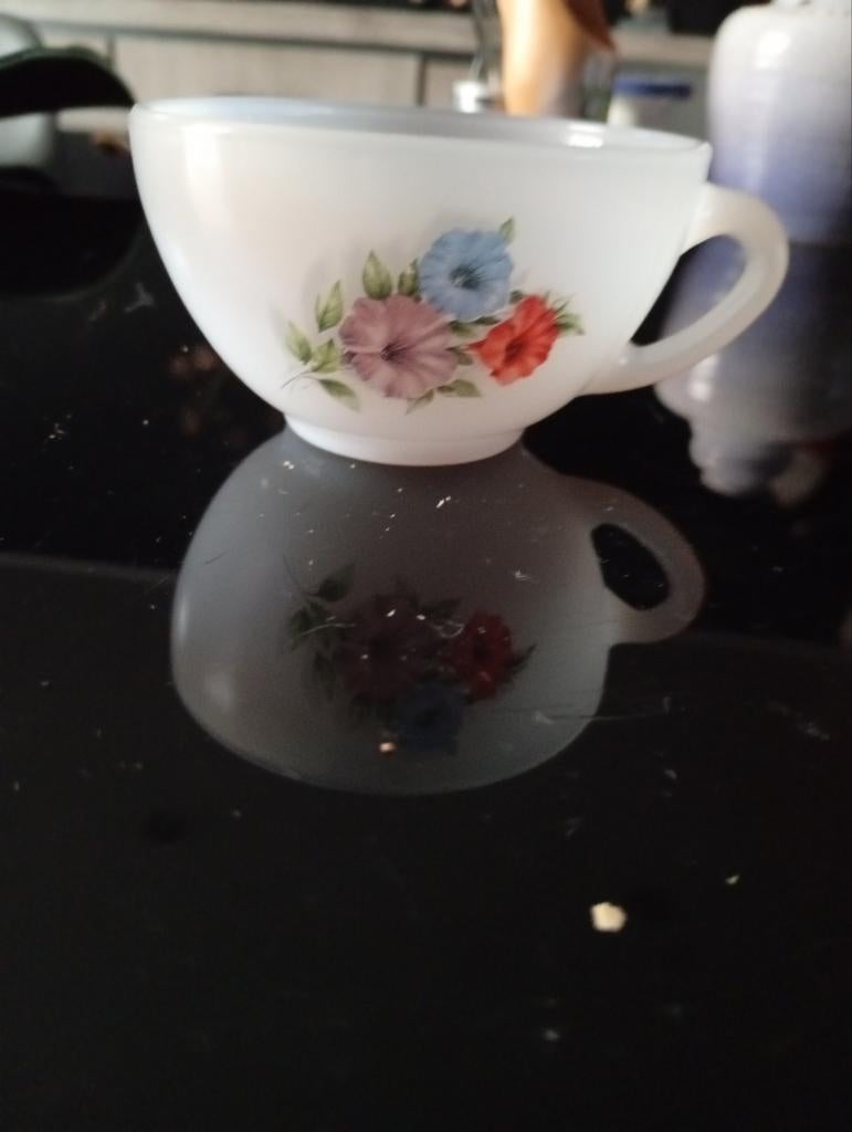 1 tasses arcopal fleurs