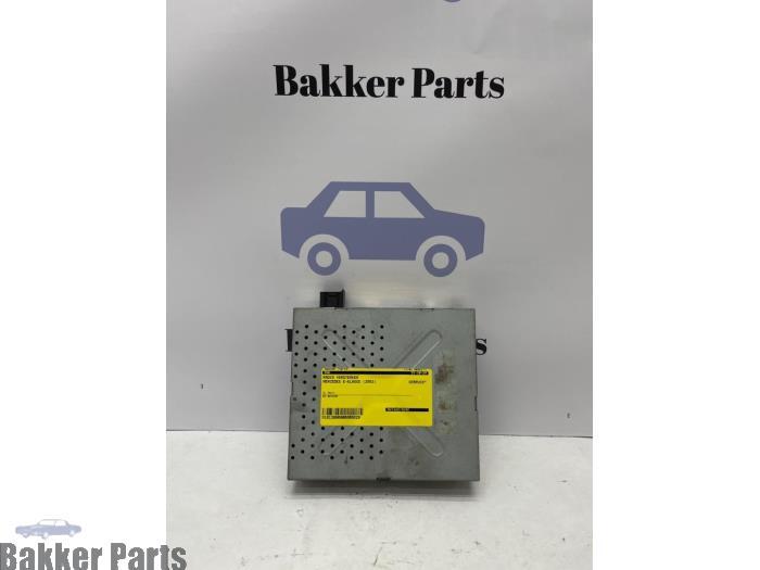 Amplificateur radio d'un Mercedes E-Klasse, Autos : Pièces & Accessoires, Électronique & Câbles, Mercedes-Benz, Utilisé, 3 mois de garantie