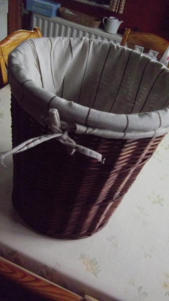 Panier rétro avec doublure cotton lavable, Enlèvement ou Envoi, Osier, Rond, Comme neuf
