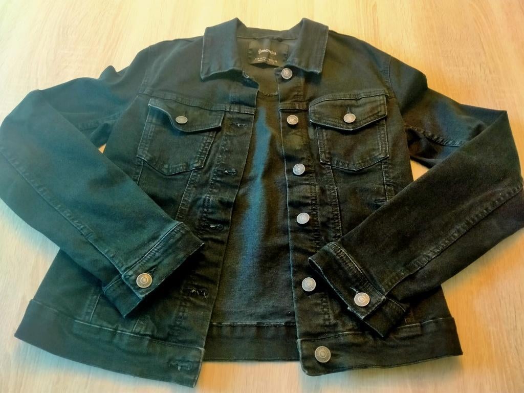 Stradivarius zwart spijkerjack, maat XS, Ophalen, Meisje, Trui of Vest, Zo goed als nieuw