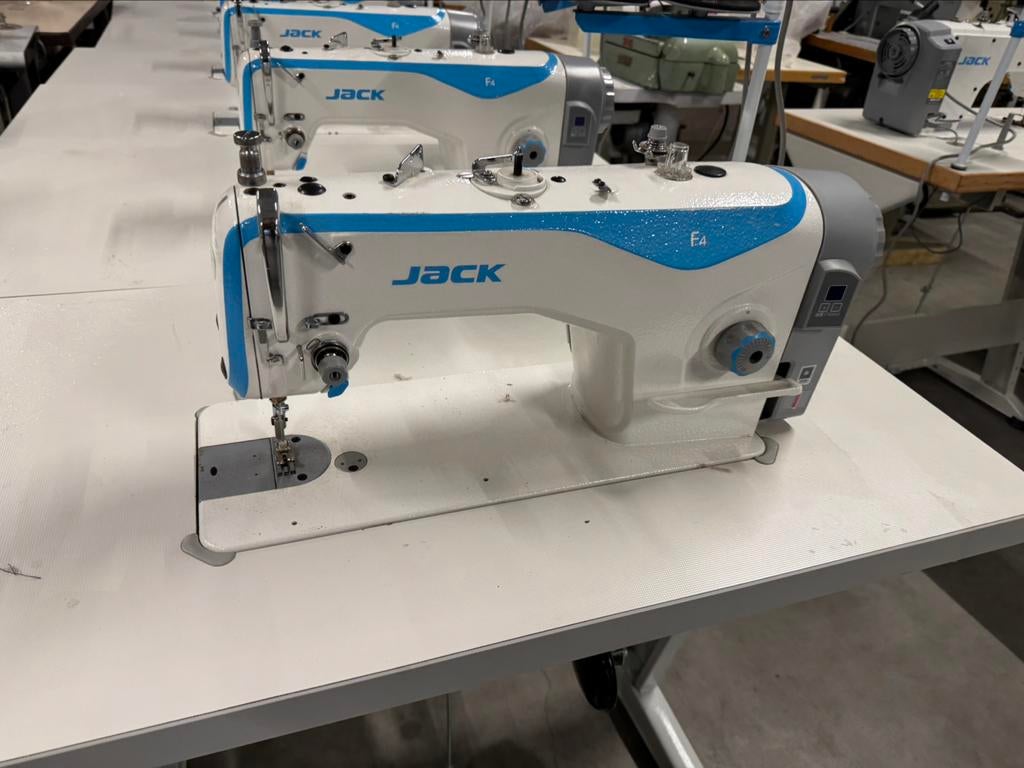 Industriele naaimachine jack f4 rechtstikker stiksteek, Hobby & Loisirs créatifs, Machines à coudre & Accessoires, Comme neuf