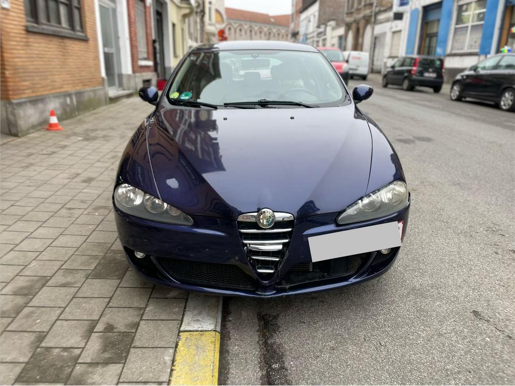 Alfa Romeo 147, Autos, Alfa Romeo, Cuir, Achat, Particulier, Essence