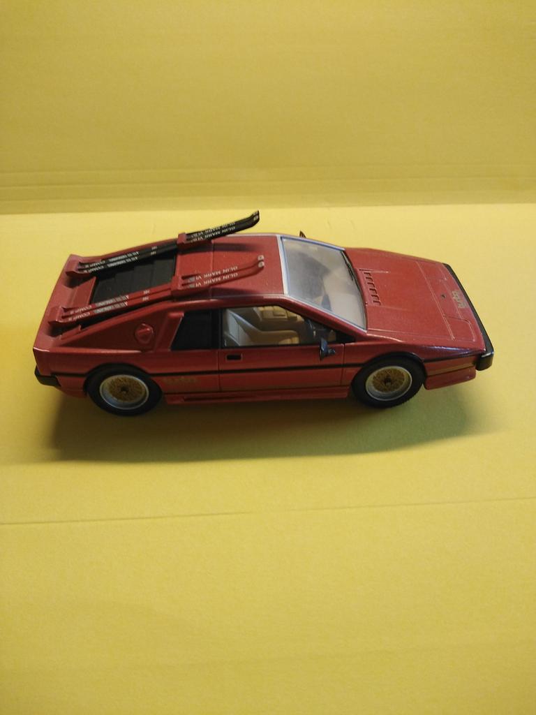 Corgi Lotus Esprit Turbo J. Bond, Enlèvement ou Envoi, Comme neuf, Voiture, Corgi