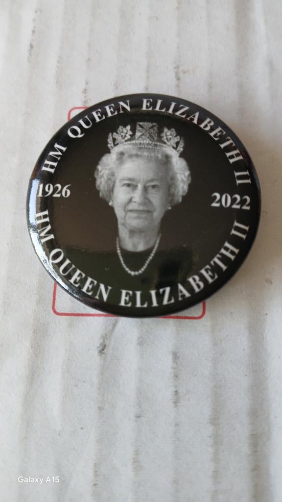 Bouton Reine Elisabeth, Antiquités & Art, Enlèvement ou Envoi