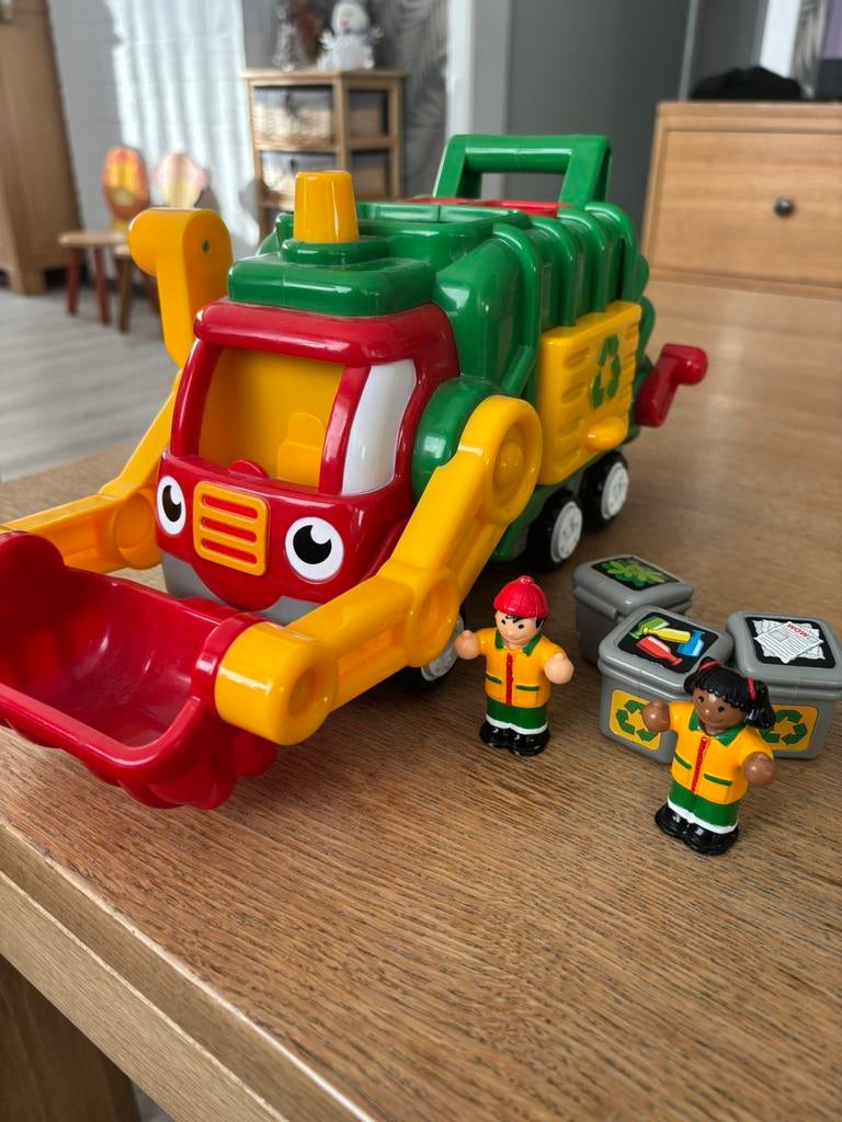 WOW Toys Flip 'n' Trip Fred - Vuilniswagen, Kinderen en Baby's, Ophalen, Zo goed als nieuw