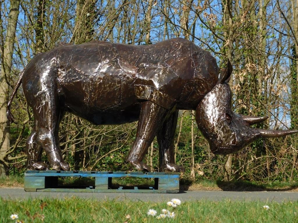 Neushoorn ''Suma'' XXL - 120 x 250 cm - Handgemaakt, Antiek en Kunst, Kunst | Designobjecten, Ophalen of Verzenden