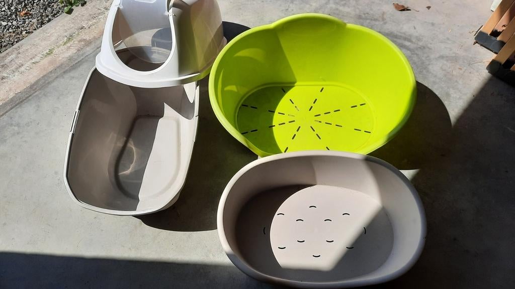 Katten bak + 2 slaapmandjes, Ophalen, Gebruikt