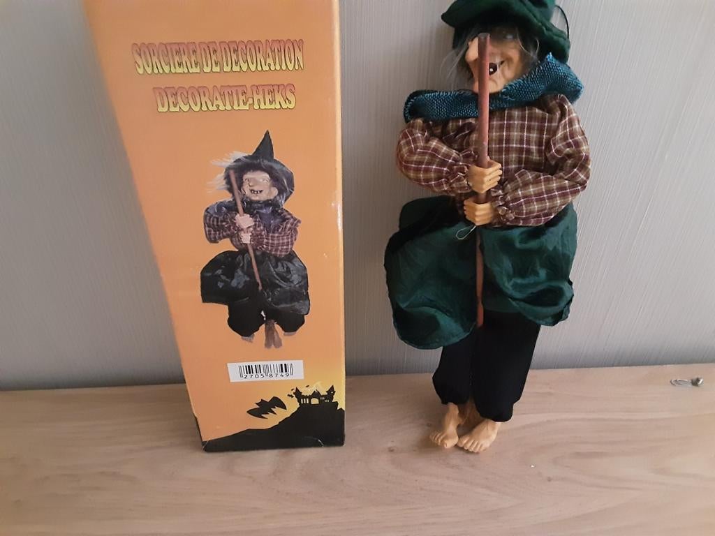 Halloween, Ophalen, Zo goed als nieuw