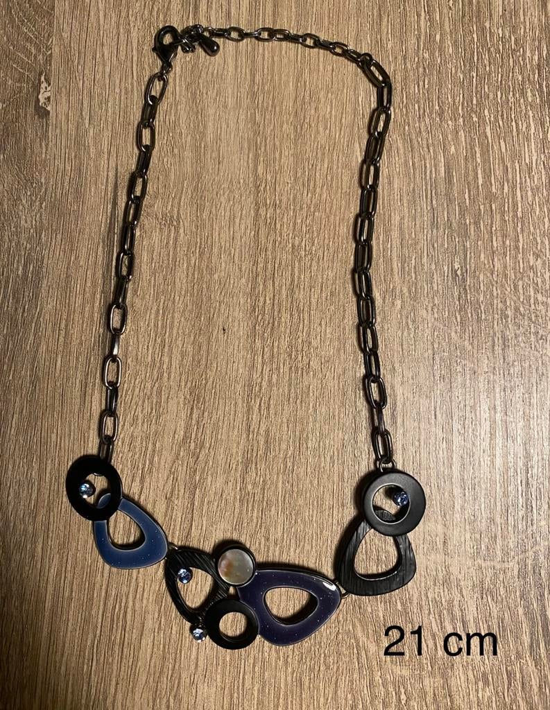 🔥 Mooie grijs-blauwe ketting (zwaar) - 21 cm, Handtassen en Accessoires, Kettingen, Ophalen of Verzenden, Zo goed als nieuw, Grijs