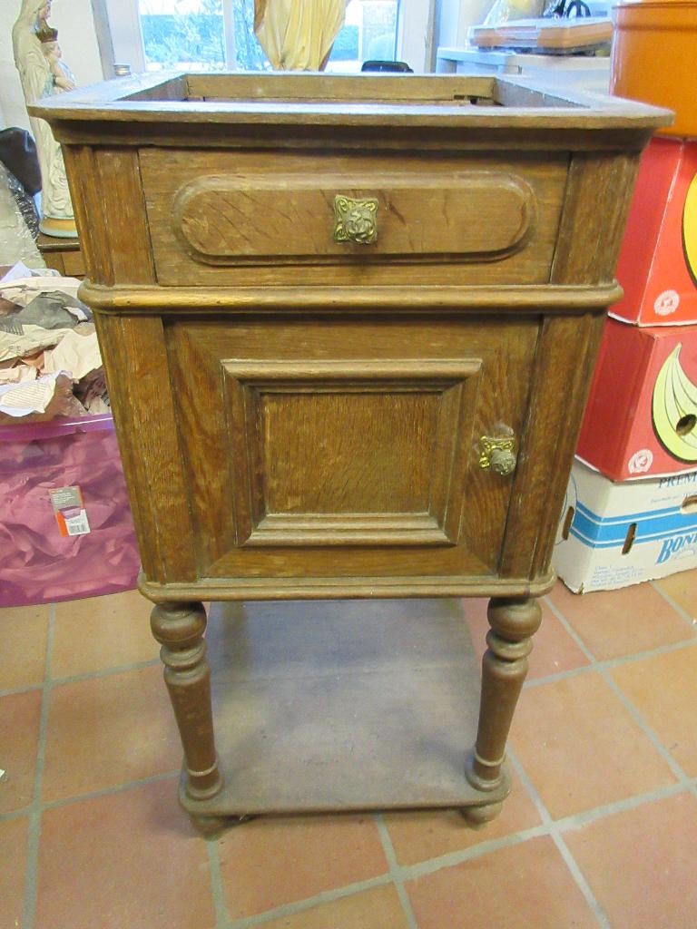 Table de chevet ancienne table de nuit en bois vintage, Antiquités & Art, Enlèvement