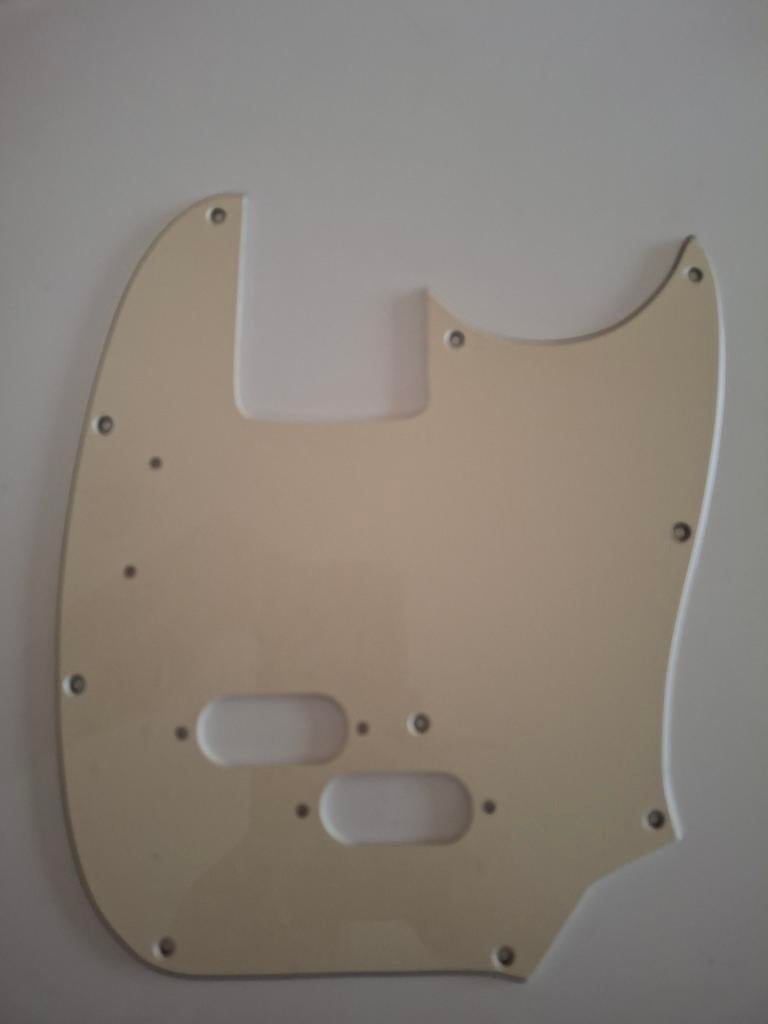 Fender mustang bass pickguard USA., Muziek en Instrumenten, Ophalen