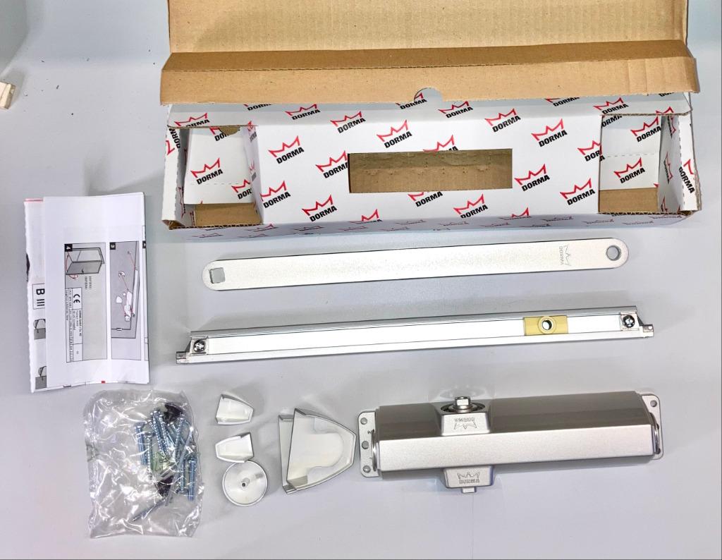 3 DORMA deurdrangers, verschillende modellen en armen., Ophalen of Verzenden, Nieuw, Overige materialen, Overige typen