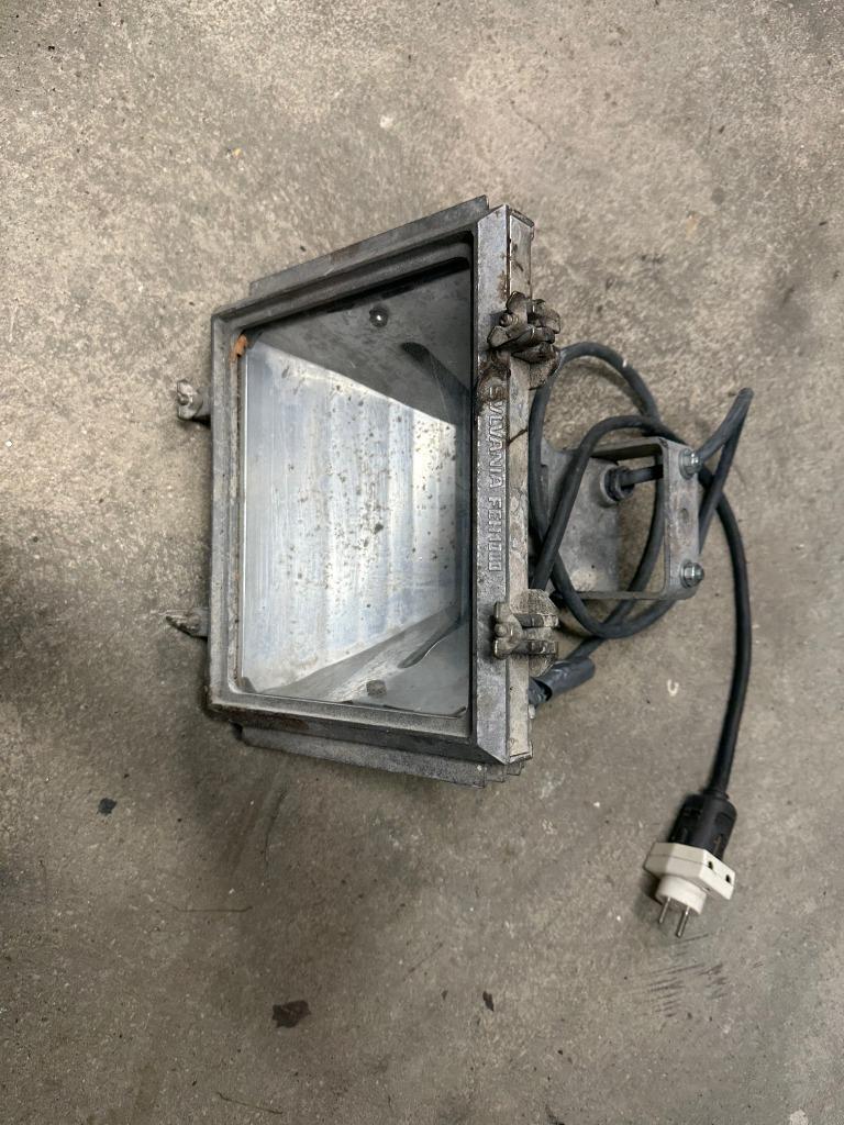 SPOT 300 w, Enlèvement ou Envoi, Utilisé, 200 à 500 watts, Lampe avec luminaire