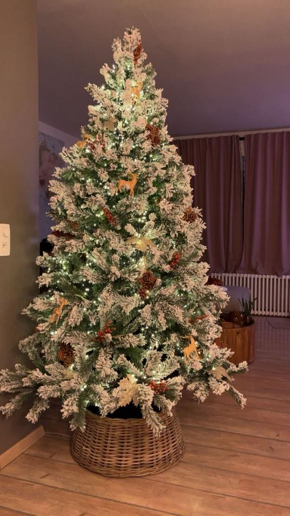 Prachtige kerstboom 2m15, Diversen, Kerst, Ophalen, Zo goed als nieuw