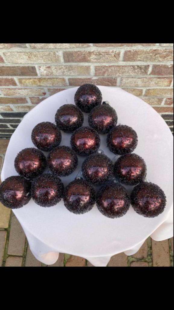 GLAZEN KERSTBALLEN AUBERGINE IN ZEER GOEDE STAAT, Ophalen of Verzenden, Zo goed als nieuw