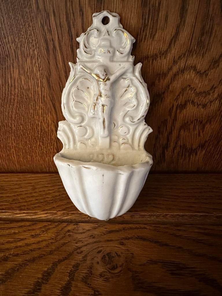 Ancien bénitier