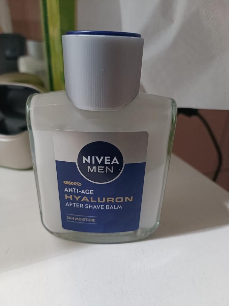 Nivea .. Anti-age .. HYALURON.  After shave balsem, Ophalen, Nieuw