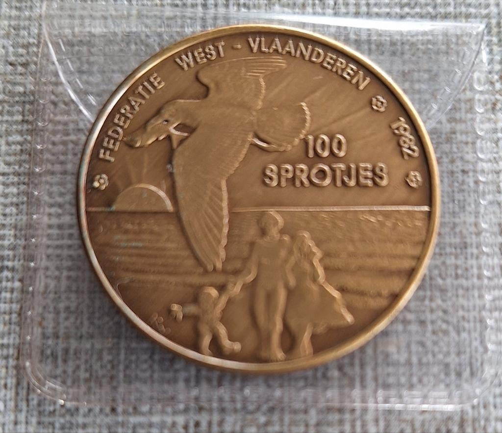 100 sprotjes west-vlaanderen 1982., Ophalen of Verzenden