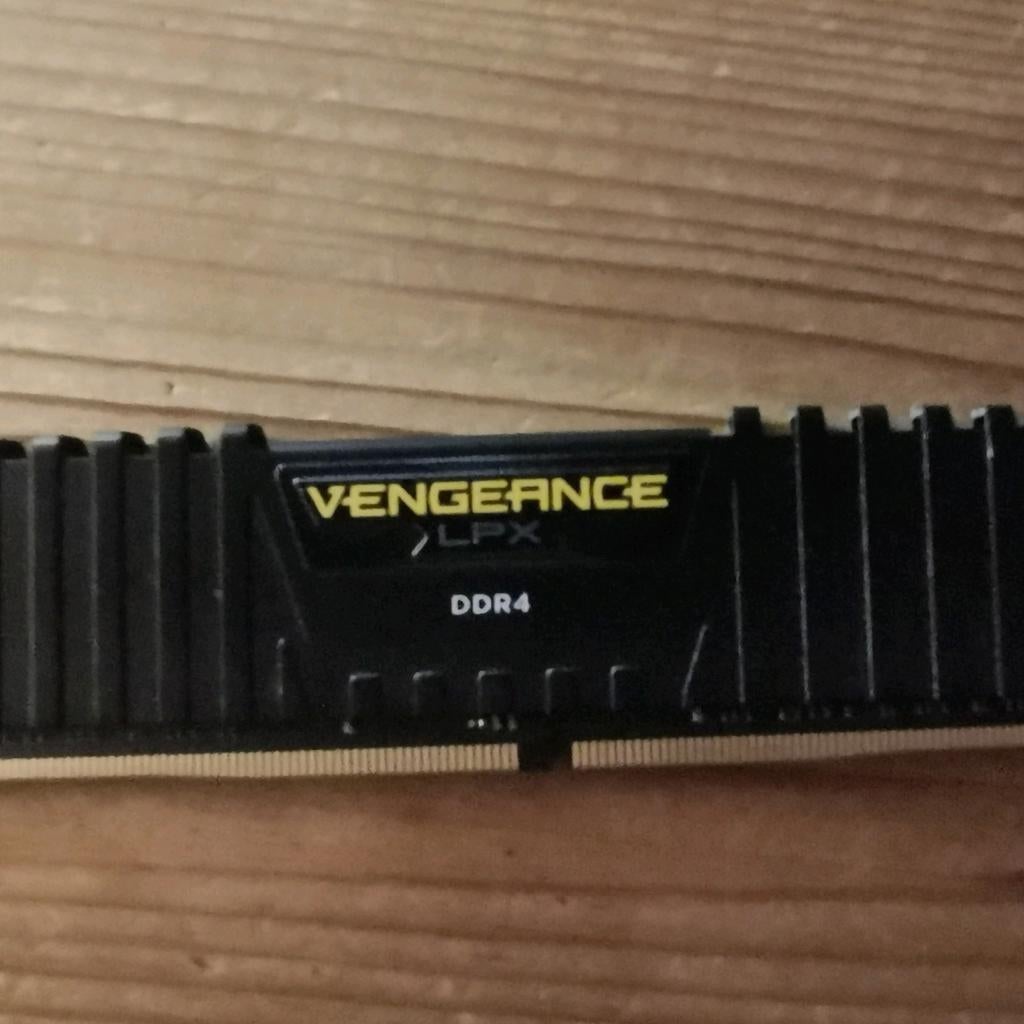 DDR4 - 64 GB Corsair Vengeance 2400, Computers en Software, RAM geheugen, DDR4, 64 GB