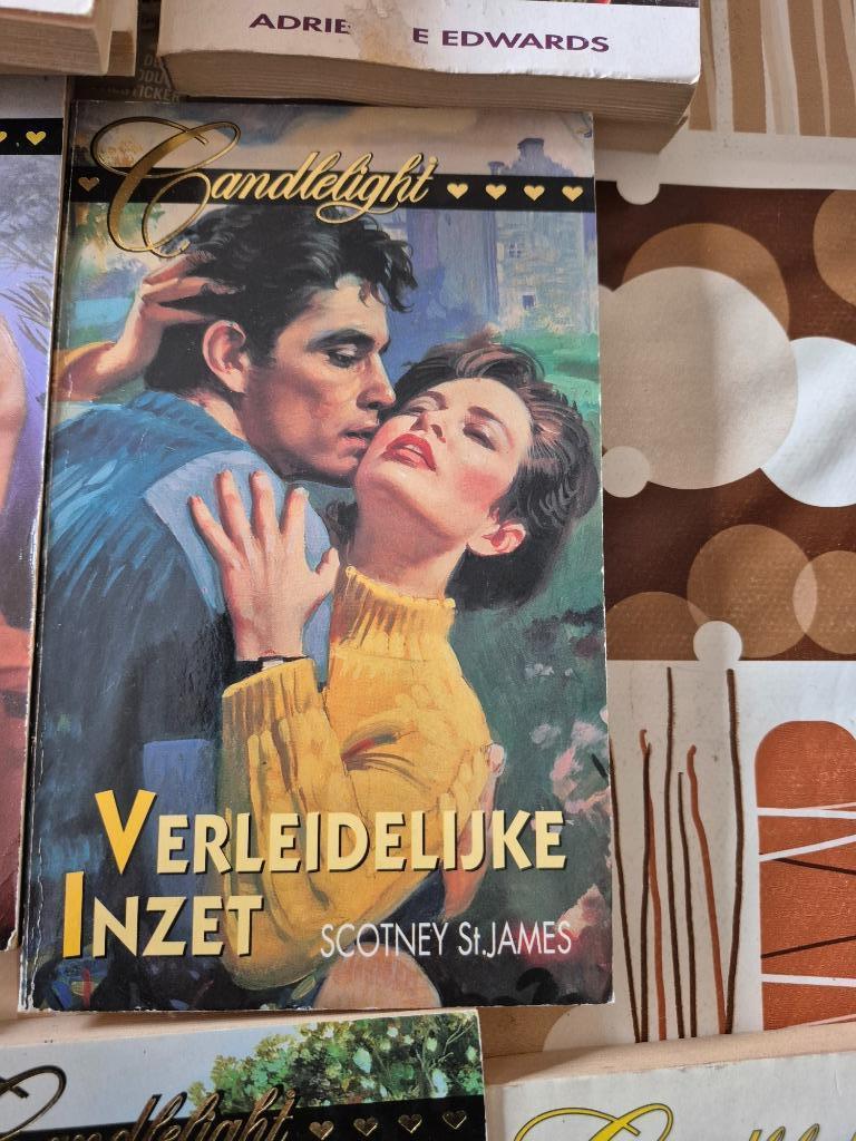 Candlelight - stationsroman (oudere reeks), Boeken, Ophalen of Verzenden, Gelezen