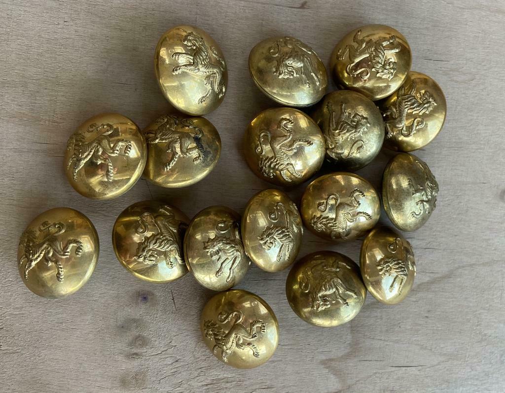 11. LOT 16 anciens BOUTONS MILITAIRES D=2.5cm, Collections, Enlèvement ou Envoi
