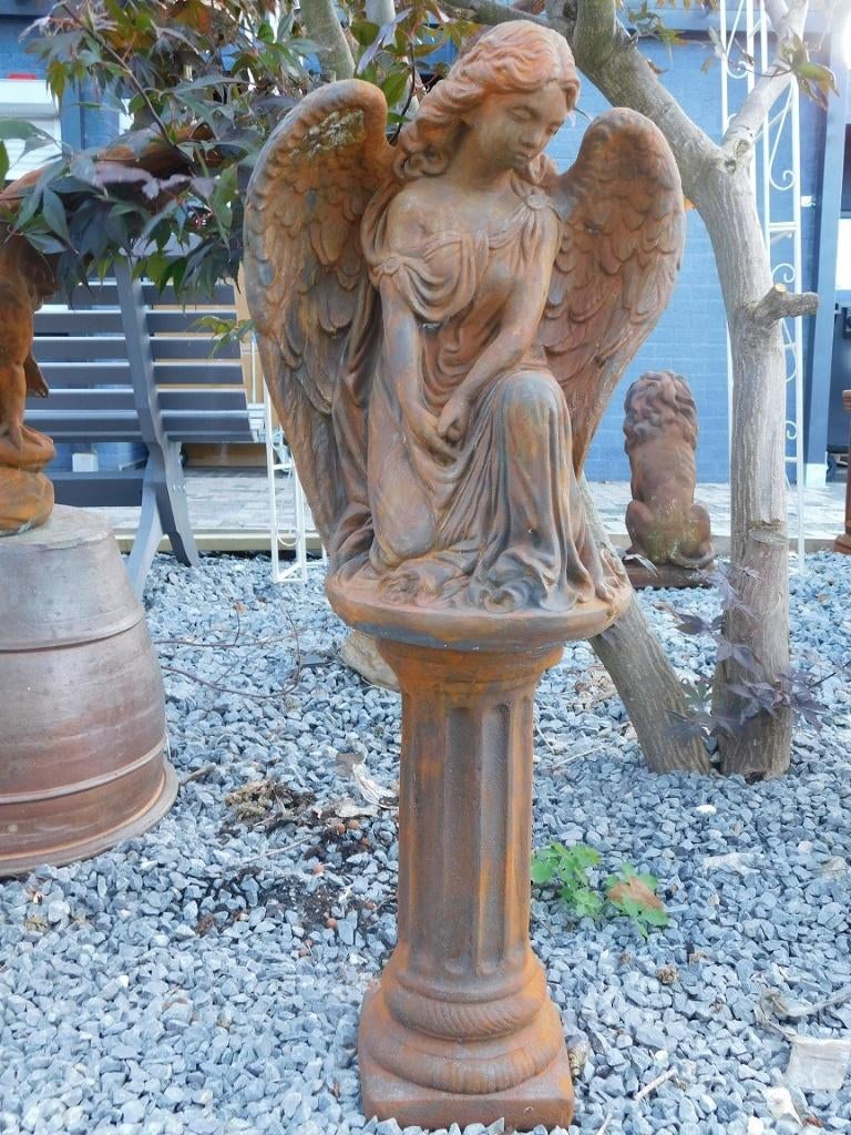ange en oxyde sur une colonne en oxyde S, plein de pierre,, Enlèvement ou Envoi, Pierre, Ange