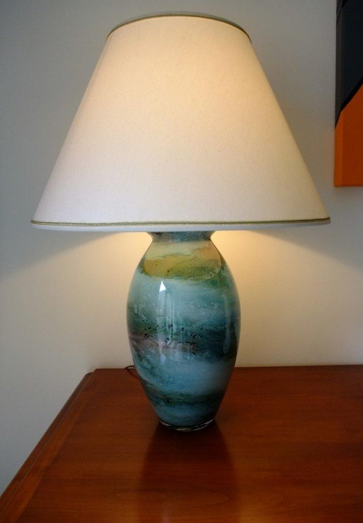 Très belle lampe, laque sur verre, signée Jean Noël Bouillet, Enlèvement, Verre