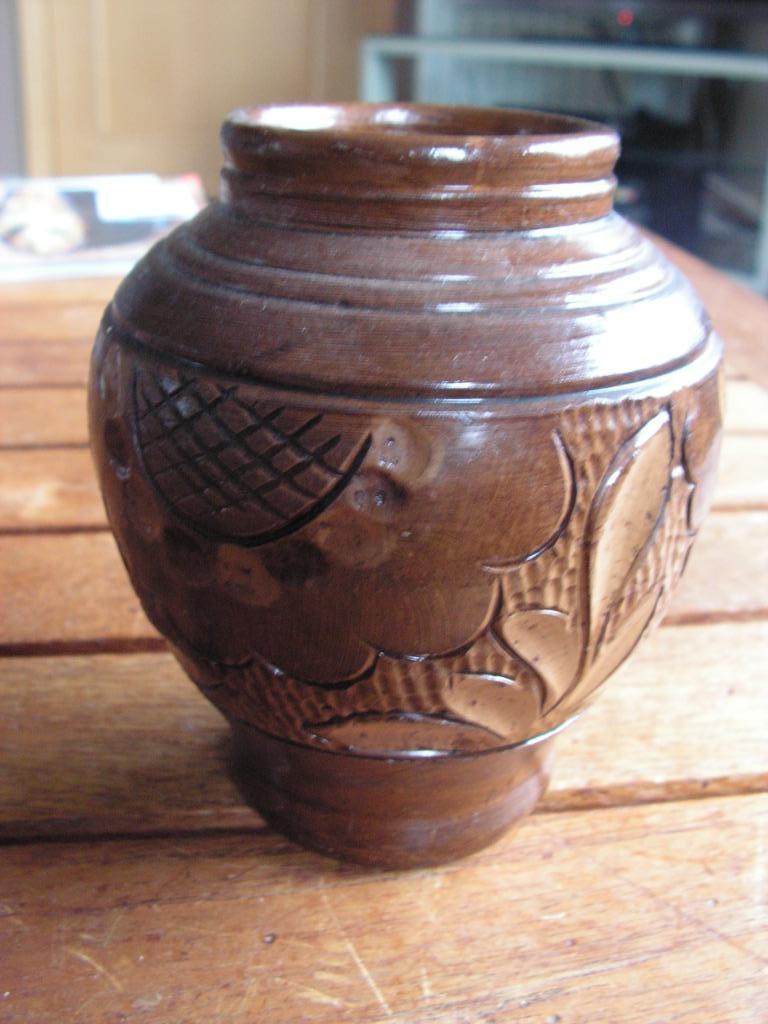 Beau vase en céramique Korond (travail manuel roumain 1995)., Enlèvement ou Envoi