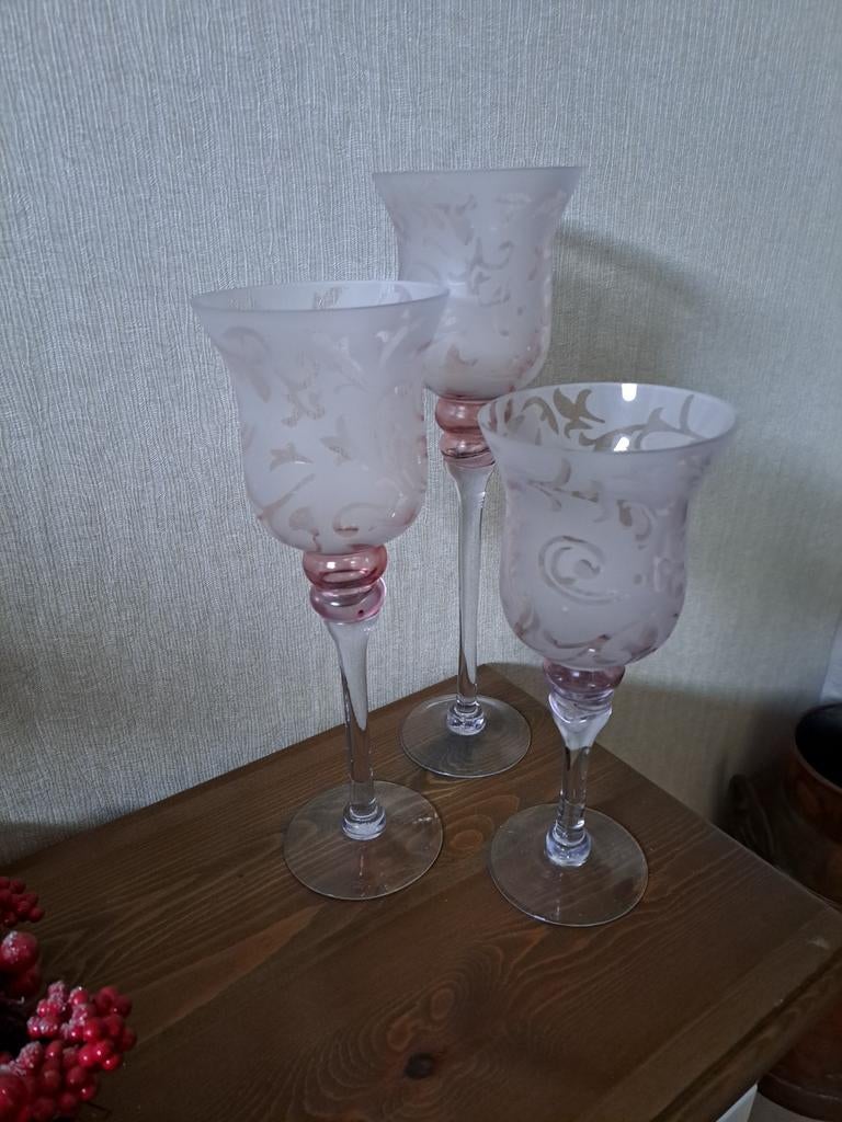 3 kaarshouders van glas op voet, Enlèvement, Comme neuf