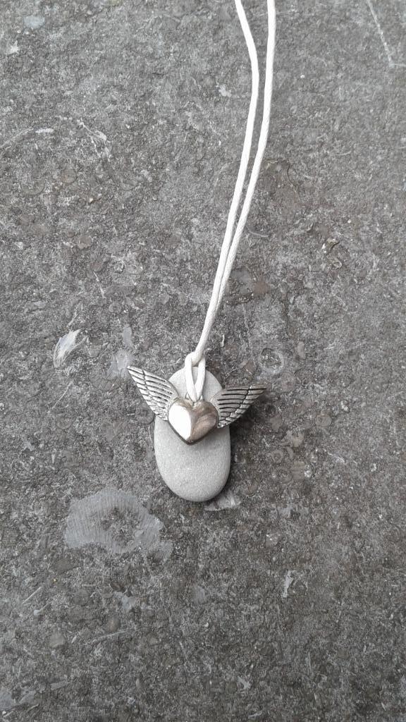 Collier Galet neuf "Le Coeur Ailé", Enlèvement ou Envoi, Neuf, Argent, Argent