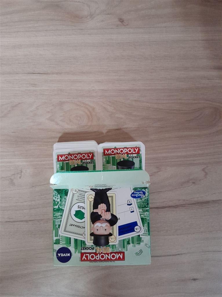 Monopoly deal pocket - s1434, Hobby en Vrije tijd, Gezelschapsspellen | Bordspellen, Verzenden, Zo goed als nieuw